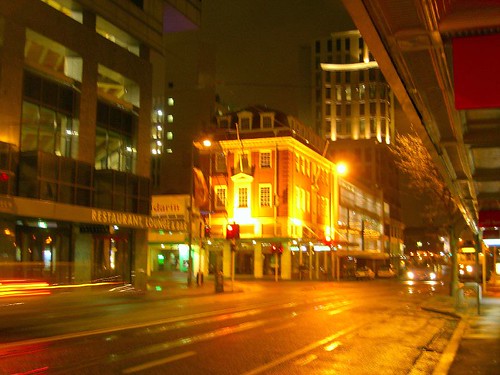 夜裡空盪的基督城大街