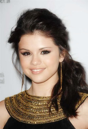 Selena Gomez Ponytail Hairstyle