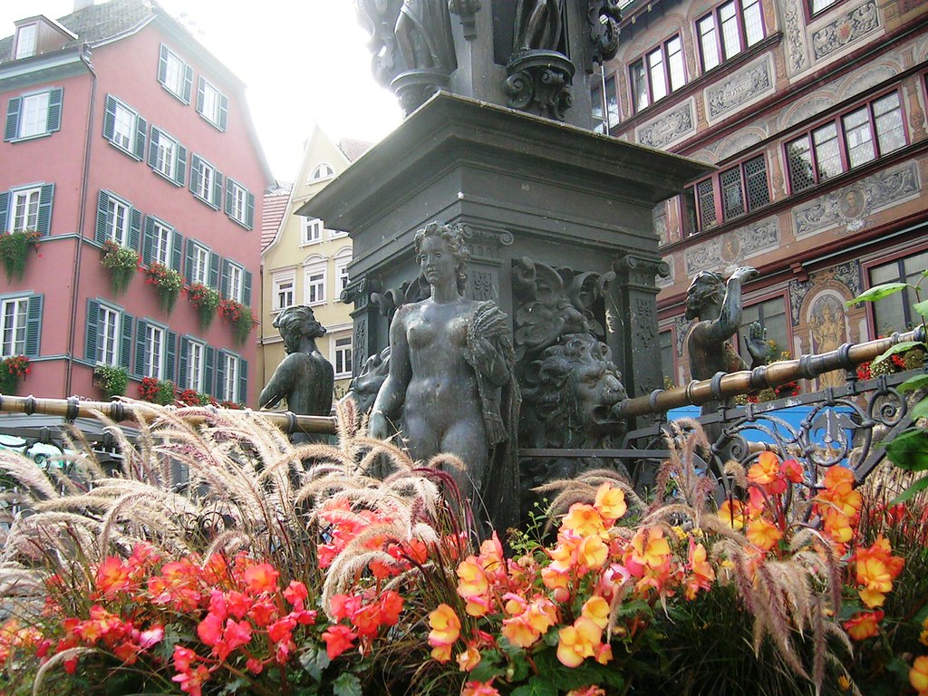Tübingen - Rathaus fountain