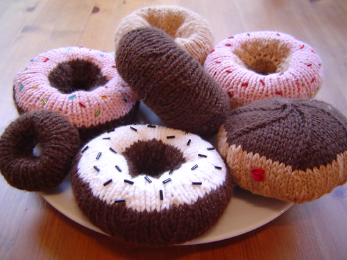 knit donuts