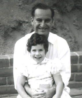debbie.with.daddy.1956
