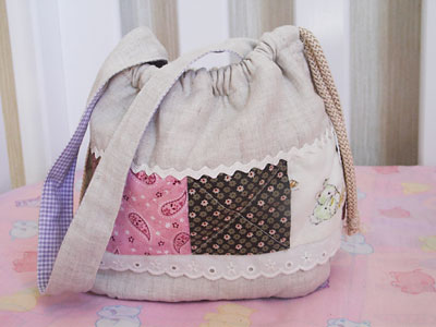 Quilted drawstring bag