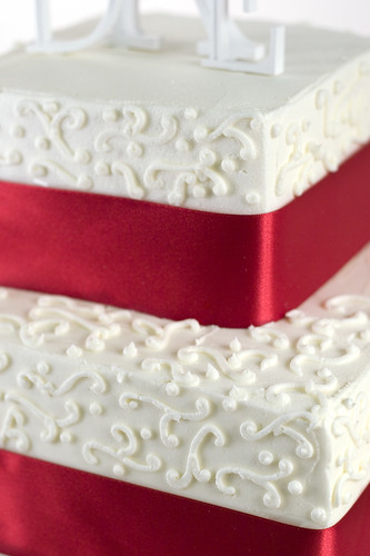 3 tier white wedding cake 9-3-06 - 1