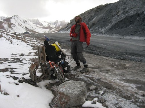 The absurdity of it all...4665m pass on a recumbent - Aqbaytal Pass, Tajikistan / ドアです(タジキスタン、ウクバイタル峠)