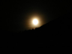 賈登峪的山上的月亮