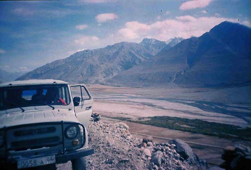 On the way up to Bibi Fatima hotspring in Yamchun, Tajikistan / ビビファチマ温泉へ登る途中(タジキスタン、ヤムチュン村)