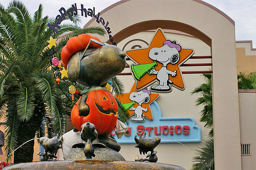 Snoopy Studios Halloween
