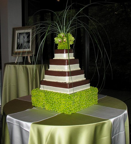 Jara Jeter Wedding Cake Oct 19 2006 847 AM