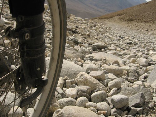 Let's ride on rocks! Wakhan Valley, Tajikistan / 岩の上に自転車で走りましょうか?(タジキスタン、ワカン谷)