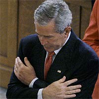 Bush y la hostia
