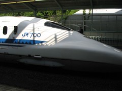 0908 Bullet train (shinkansen) at Shin-Kobe Station