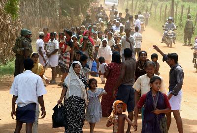 La población de Sri Lanka ya está acostumbrada a abandonar sus hogares... la guerra y los desastres naturales no les dan tregua
