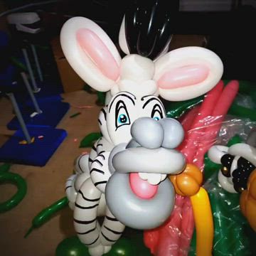 It's the last #monday of 2019... let's get silly with Marty! #madagascar #balloons #lasvegasballoonartist   Atomic Balloon Company brings World Champion Balloon Artistry and Balloon Decor to every party, event, and delivery! (702)969-5689 (480)385-9648 ww