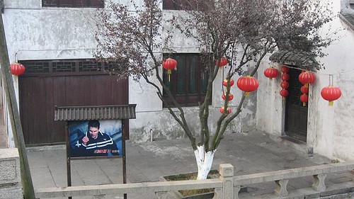 Tom Cruise in Xitang