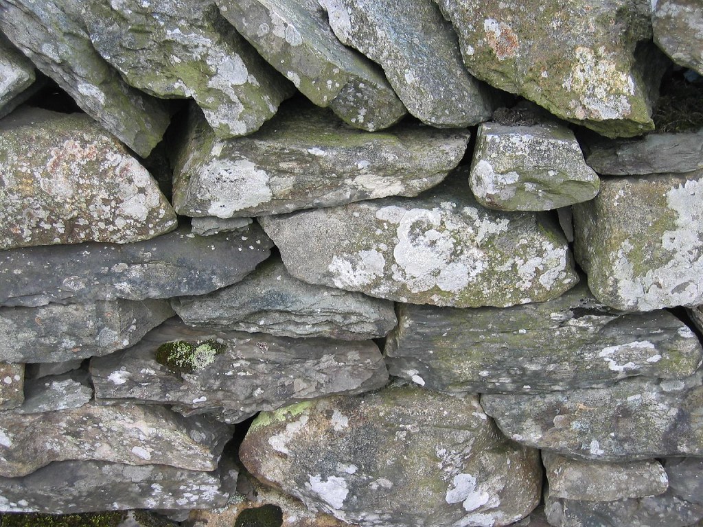 Dry stone wall