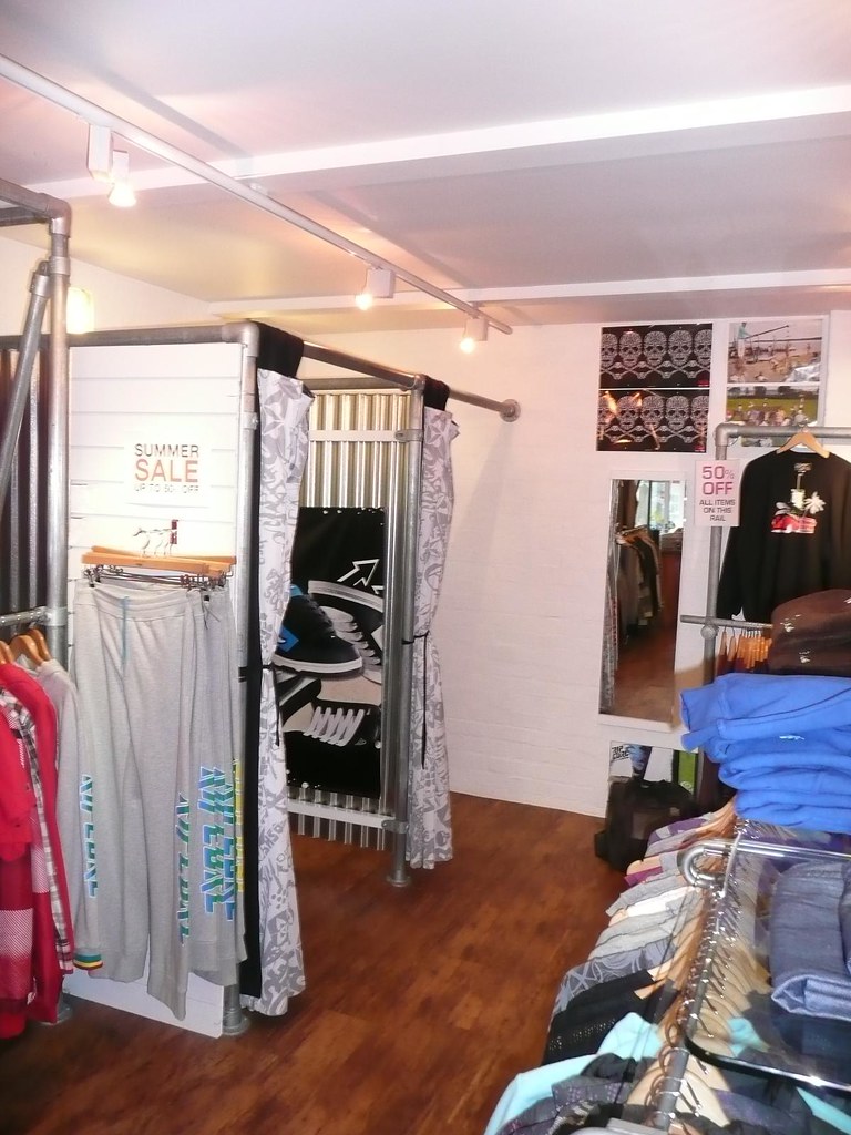 Kee Klamp Clothing Racks in UK Surf Shop