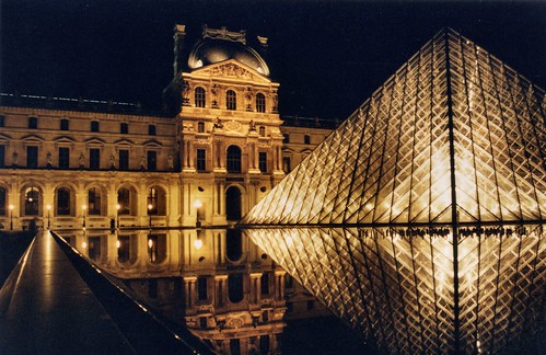 Louvre at night on flickr