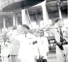 Phnom Penh  9-11-1953- Le  Prince Shianouk et H. Amiel- Fonds Amiel