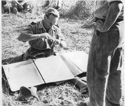 1944 - Italie - Brosset prépare ses cartes avant l'attaque