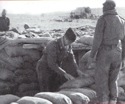 Bir Hakeim 1942 - trou et sacs de sable