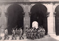 Les troupes françaises du BIMP traversent Rome (photo OFIC, coll. Bongrand Saint Hillier)