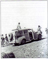 1942 - Bir Hakeim - camionnette PC du general Koenig - Babonneau sur l'aile