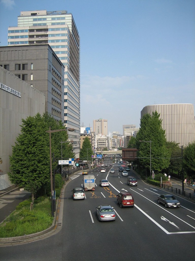 yasukuni-dori