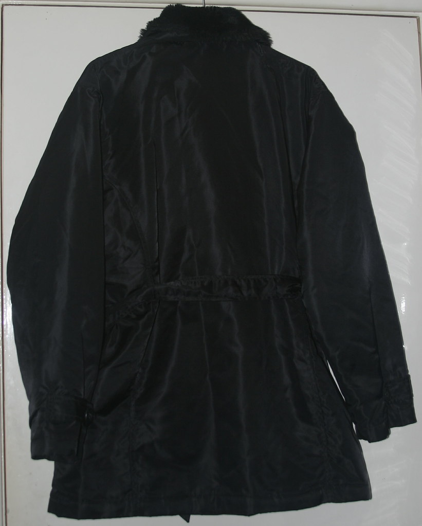 Gillian's New Look black nylon coat