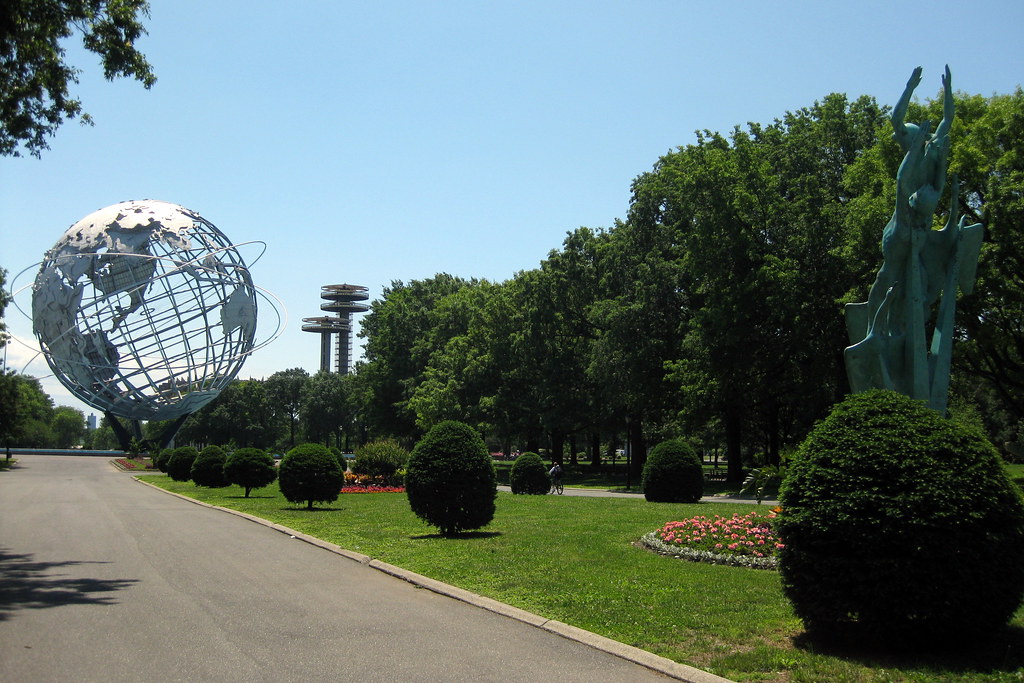 NYC - Queens - Flushing: Flushing Meadows-Corona Park - Unisphere and Freedom of the Human Spirit
