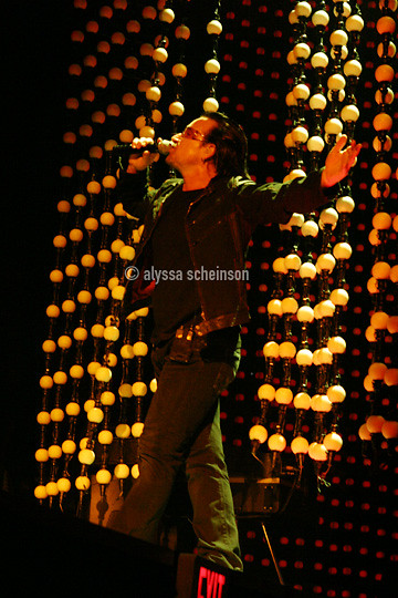 U2