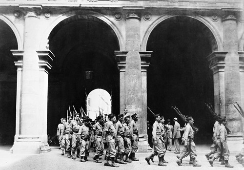 BIMP- 1944- Italie -  Le Bataillon du Pacifique défile dans la ville de Rome