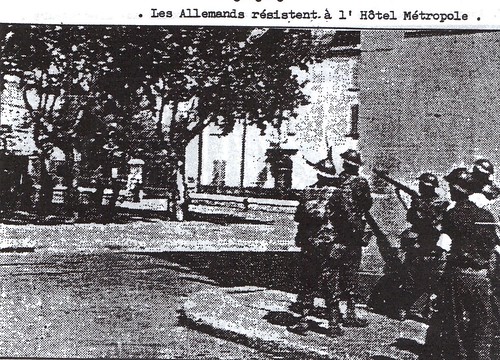 Provence- 1944 - Hyères - Les allemands résistent à l'Hôtel Métropole - Source  Pierre Tropet conservateur du Memorial de Hyères