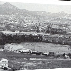 1944 - Provence- vue-du-touar-le-fenouillet-et-les-maurettes-dominant-la-rn-98-et-la-vill-d-hyeres-col-part-paul-gaujac