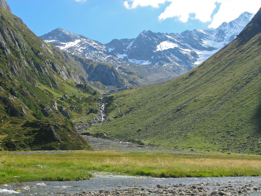 Hanging valley