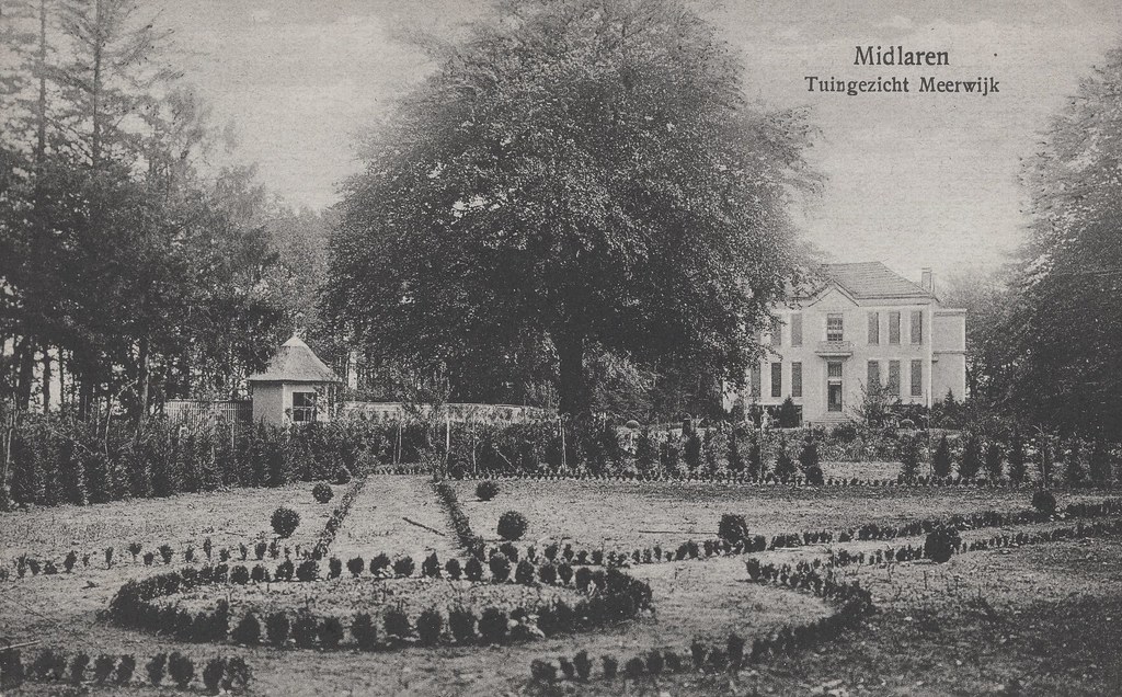 Huize "Meerwijk" (westgevel) in Midlaren van de families Drews en Van Swinderen. In 1910/11 werd een tuinmanswoning bijgebouwd onder architectuur van vader en zoon Klaas en Gerhardus Hoekzema. In 1913 is "Meerwijk" verbouwd door Gerhardus Hoekzema.