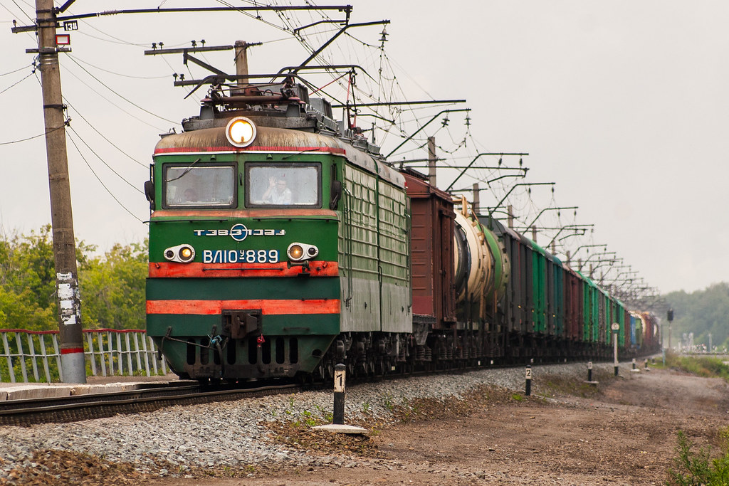 VL10U-889