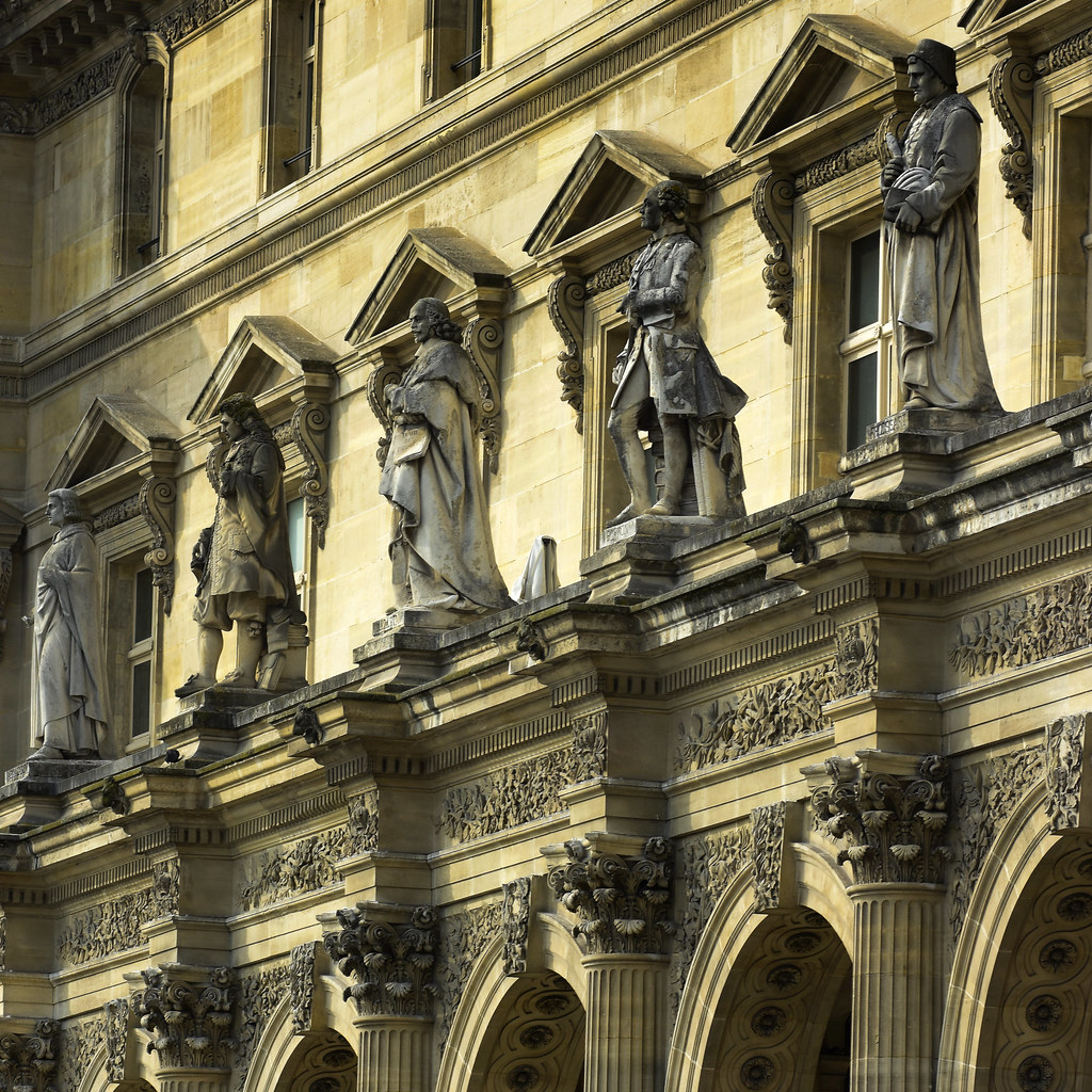 France - Paris - Louvre - Statues_sq_DSC7285