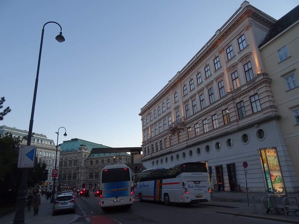 Wien, 1. Bezirk (the art of very renowned palace and museum buildings in the old center of Vienna), Palais Erzherzog-Albrecht (Albertina), Albertinaplatz/Hanuschgasse