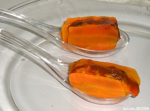 un millefeuille de carottes et chutney amandes et raisins