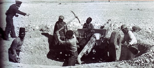 Ra- 1942- Bir Hakeim- Enterrement des canons- la france reanaissante2