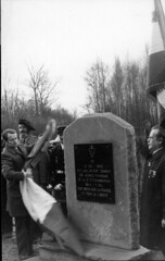 Alsace- Illwald - 1975- inauguration de la première stèle - Fonds Emile Gauthier