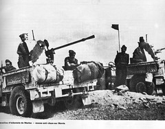 BIM- 1942- Bir Hakeim- canons anichars montés sur Morris - Icare n° 100