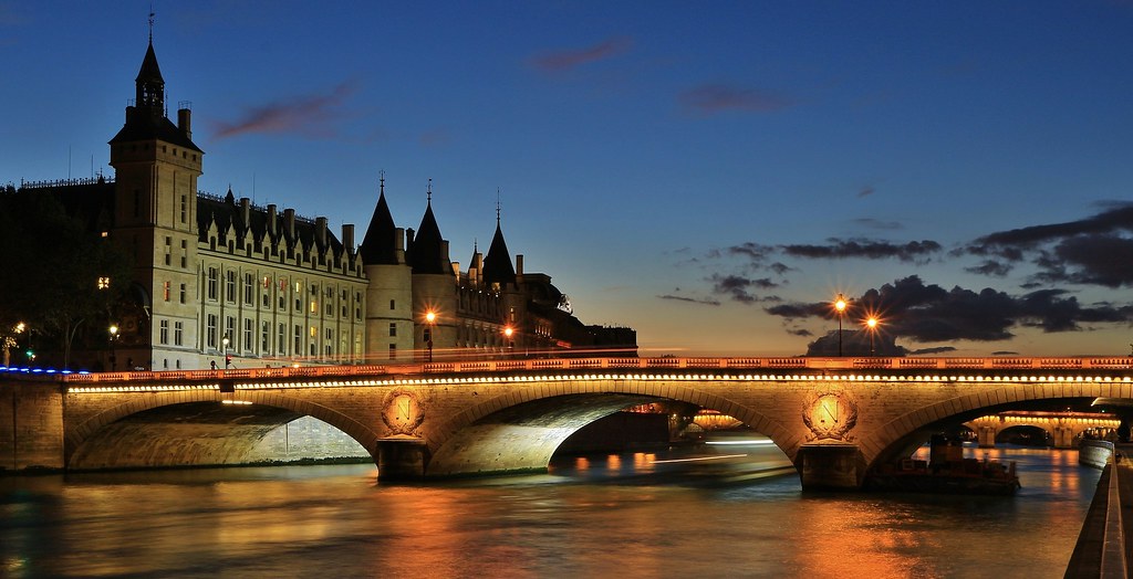 Pont au Change et Conciergerie , Paris