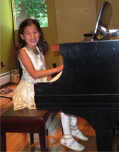 Carina's piano recital on Jul 8, 2011