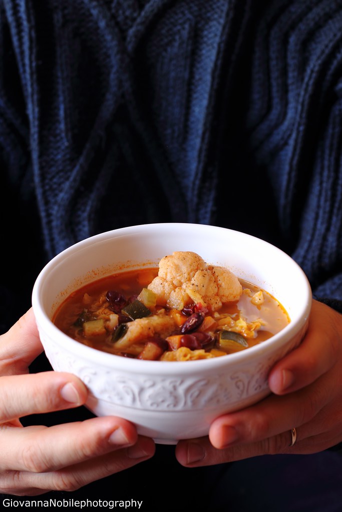 Zuppa di cavolfiore, verza, fagioli rossoni, zucchine, carote e scalogni piacentini 1