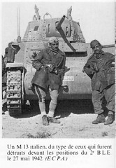 M 13 italien du type de ceux qui furent détruits devant les positions du 2e BLE le 27 mai 42 ECPA - Bergot