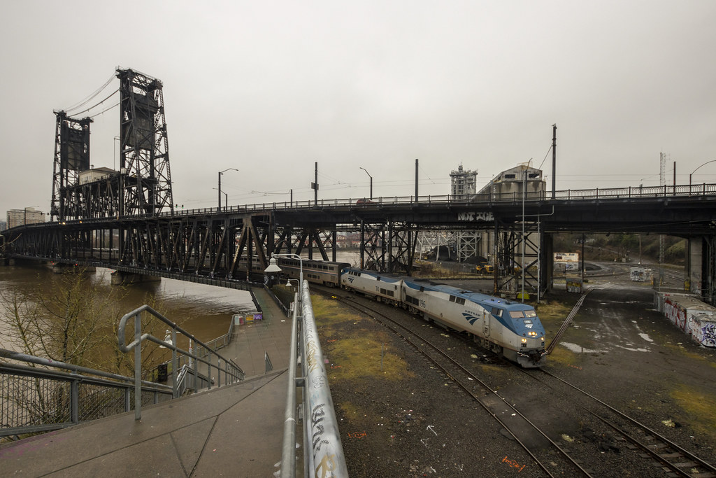 Coast Starlight on the Steel Bridge
