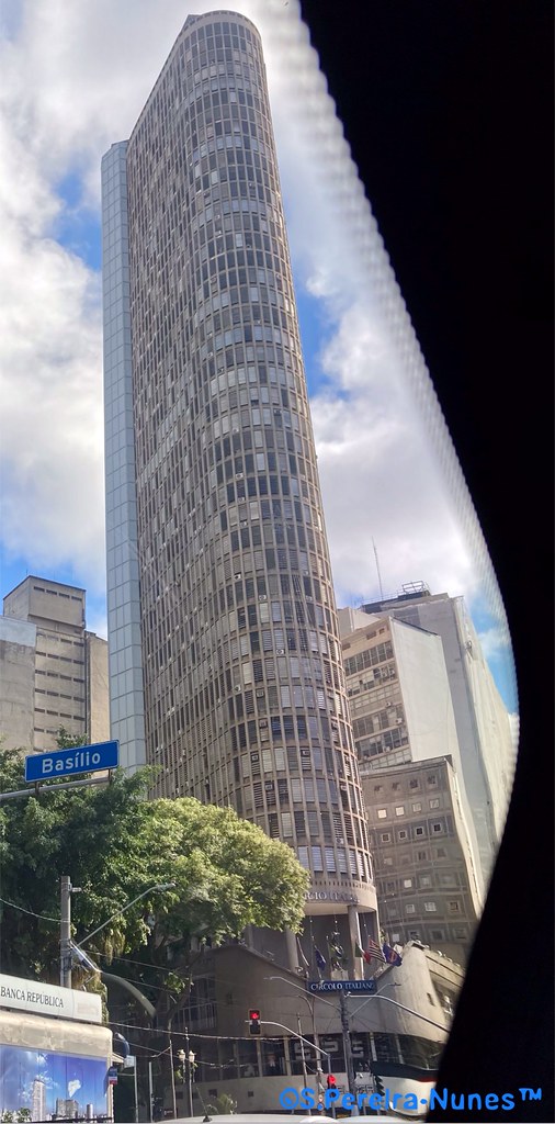 Edif&iacute;cio Italia Building - An iconic building that for many years was the tallest building in S&atilde;o Paulo, Brazil