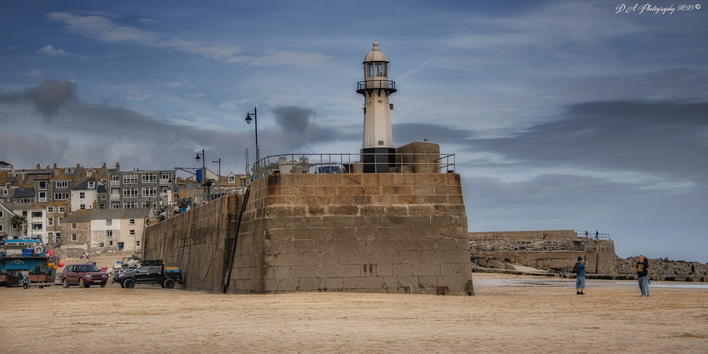 St Ives Lighthouse DSC_9137