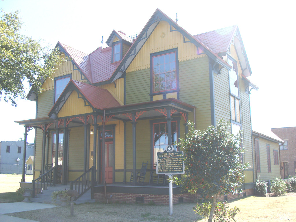 Tennessee Williams boyhood home in Columbus, Ms.---NRHP